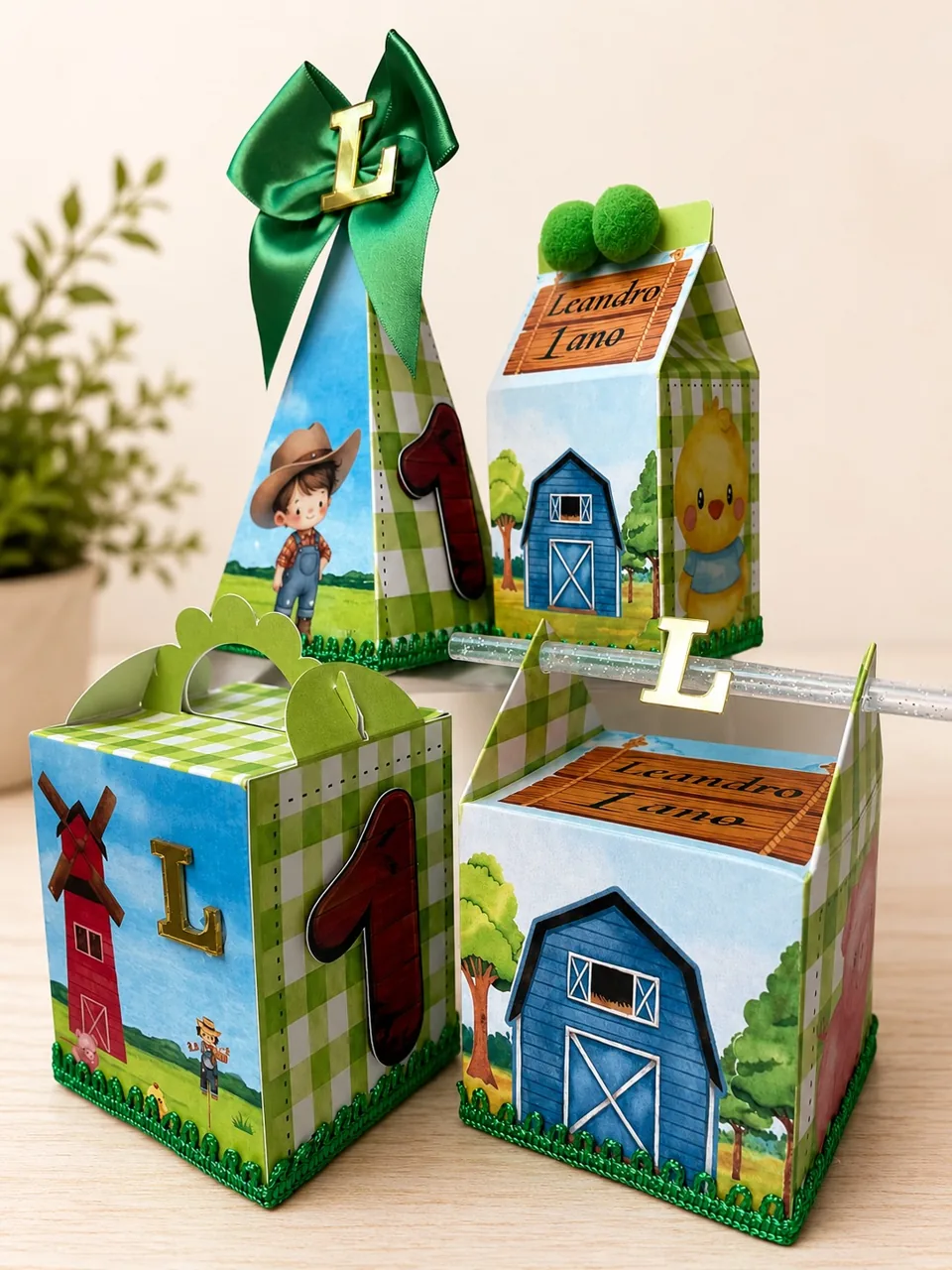 Kit de caixas com celeiro, trator e animais da fazenda